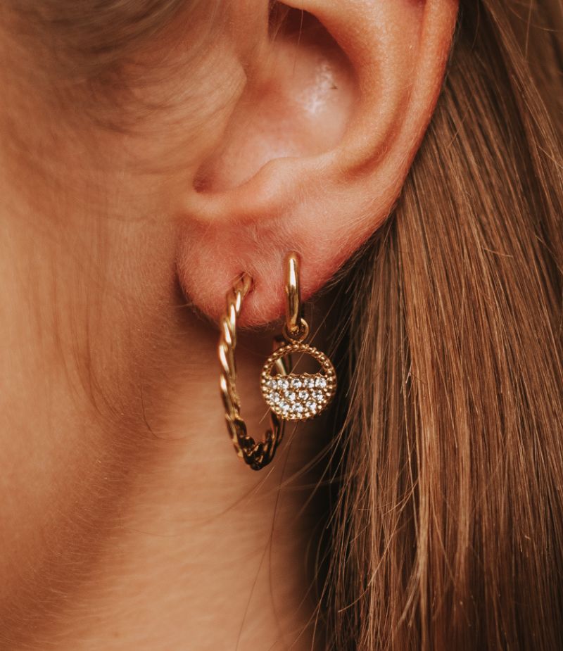 Boucles d'oreilles pendantes plaquées or ou argent 925 et nacre en leur  centre