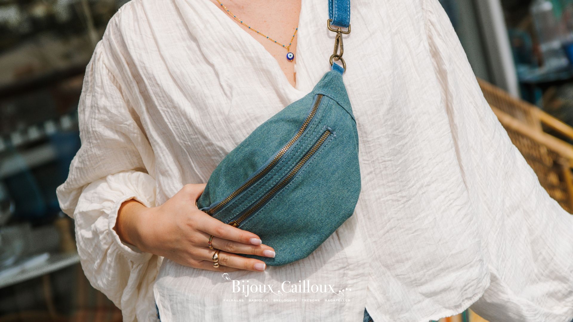 Le sac banane : l’accessoire star de la saison
