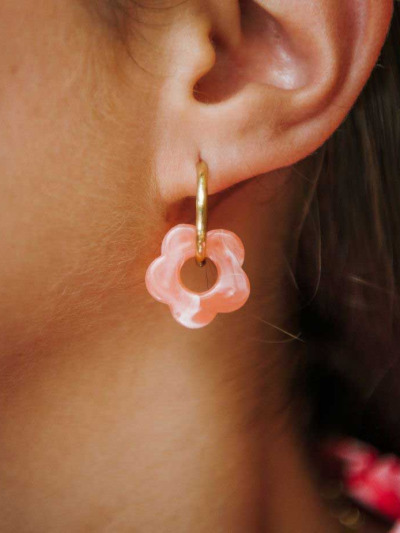 Boucles d'oreilles fleur résine