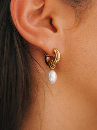 Boucle d'oreille perle nacre