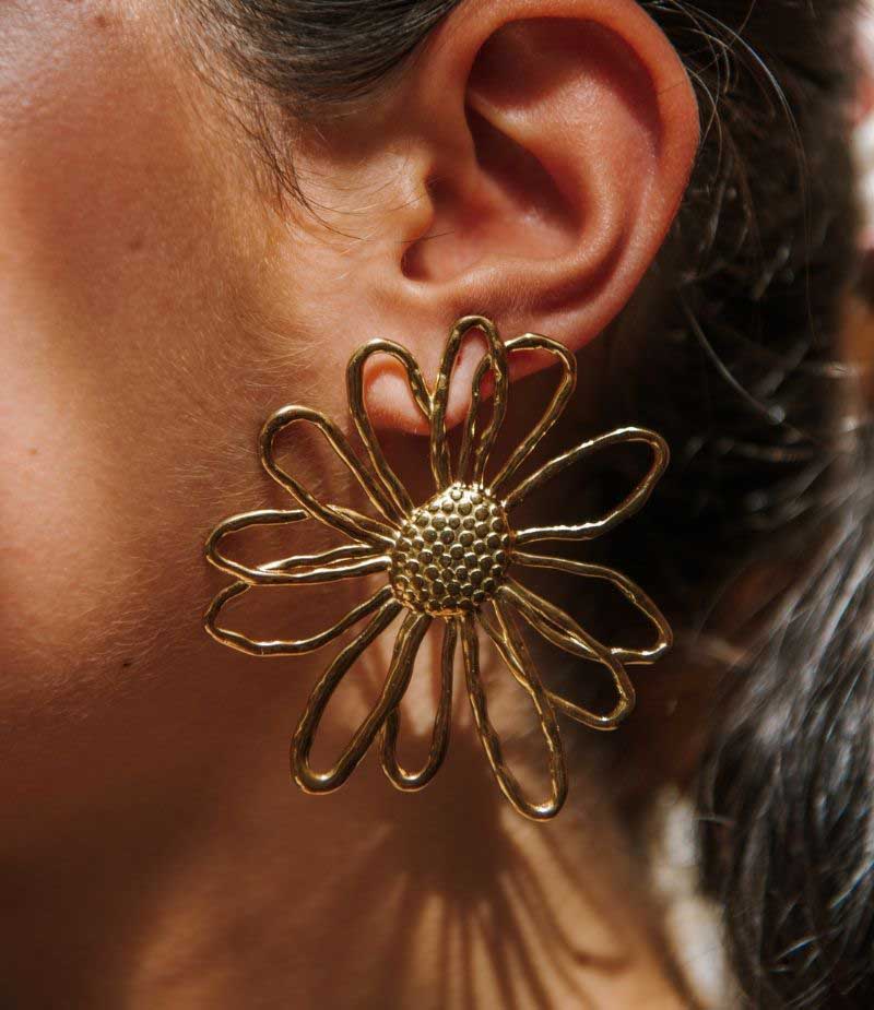 Boucle d'oreille marguerite pendante