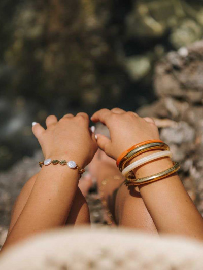 Gros bracelet doré