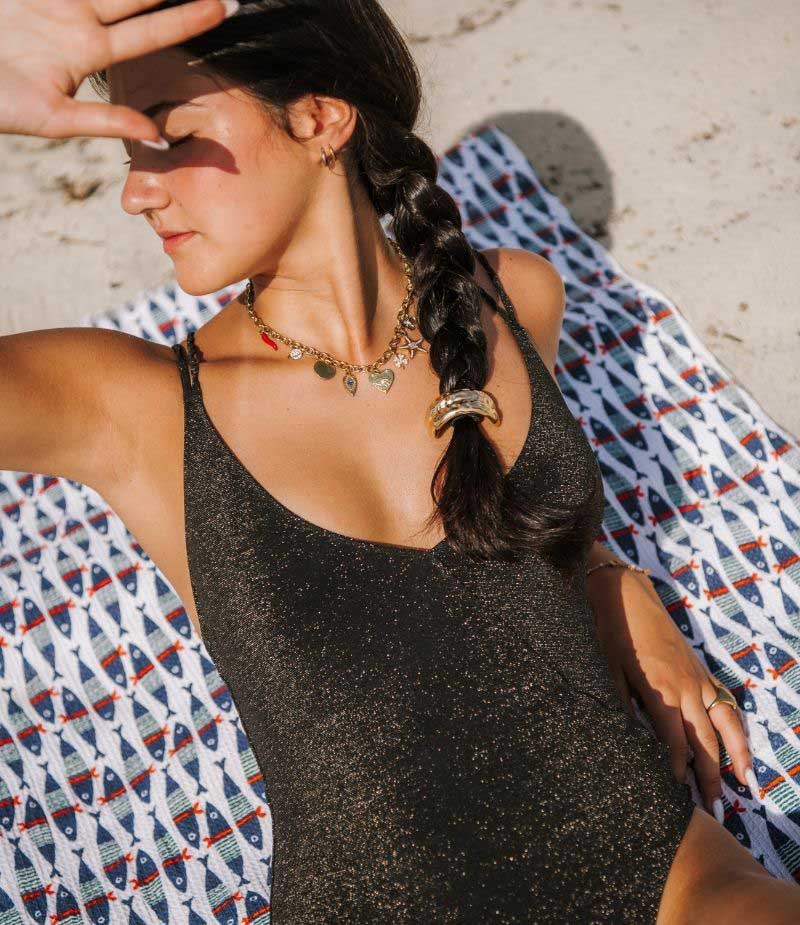 Collier avec breloques