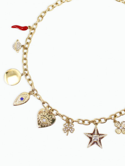 Collier avec breloques