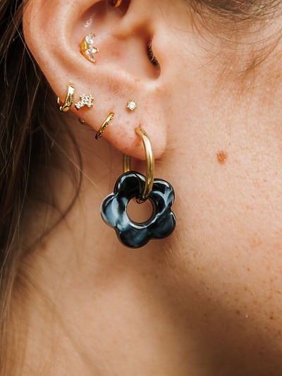 Boucles d'oreilles fleur résine
