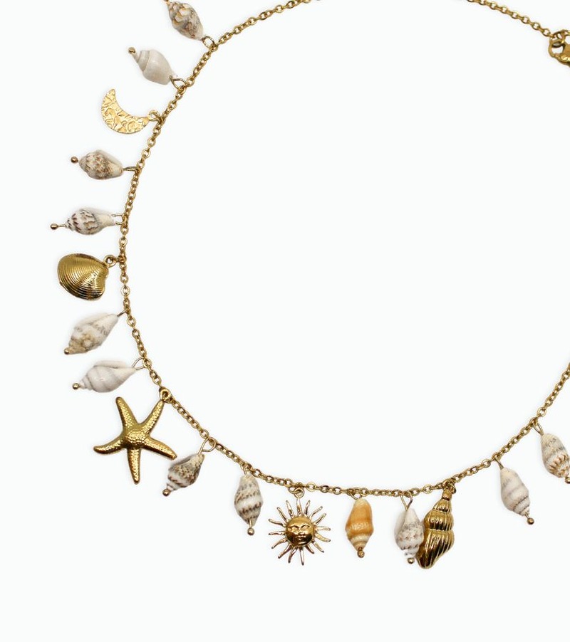collier breloque coquillage​