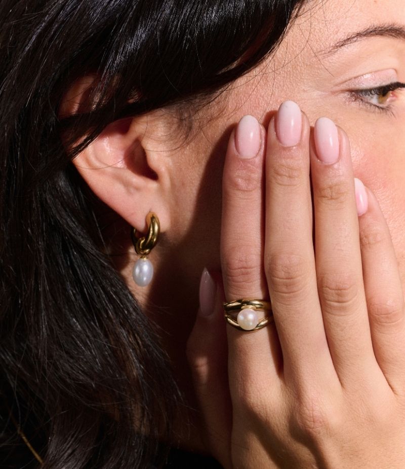 Bague avec pierre nacre