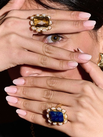 Bague avec une pierre