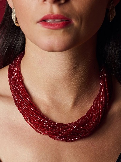 Collier rouge​