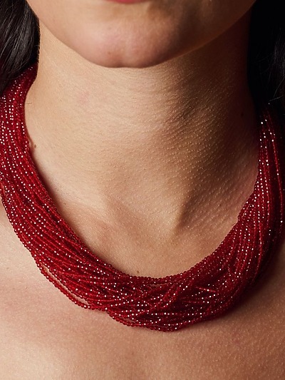 Collier rouge​