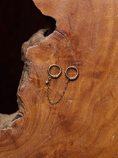 mono boucles d'oreilles