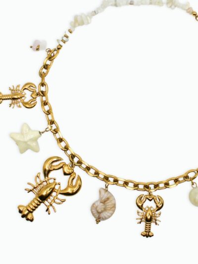 Collier avec breloques