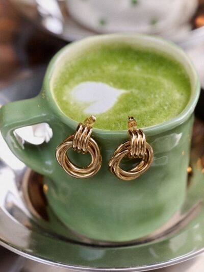 Boucle d'oreille noeud d'amour