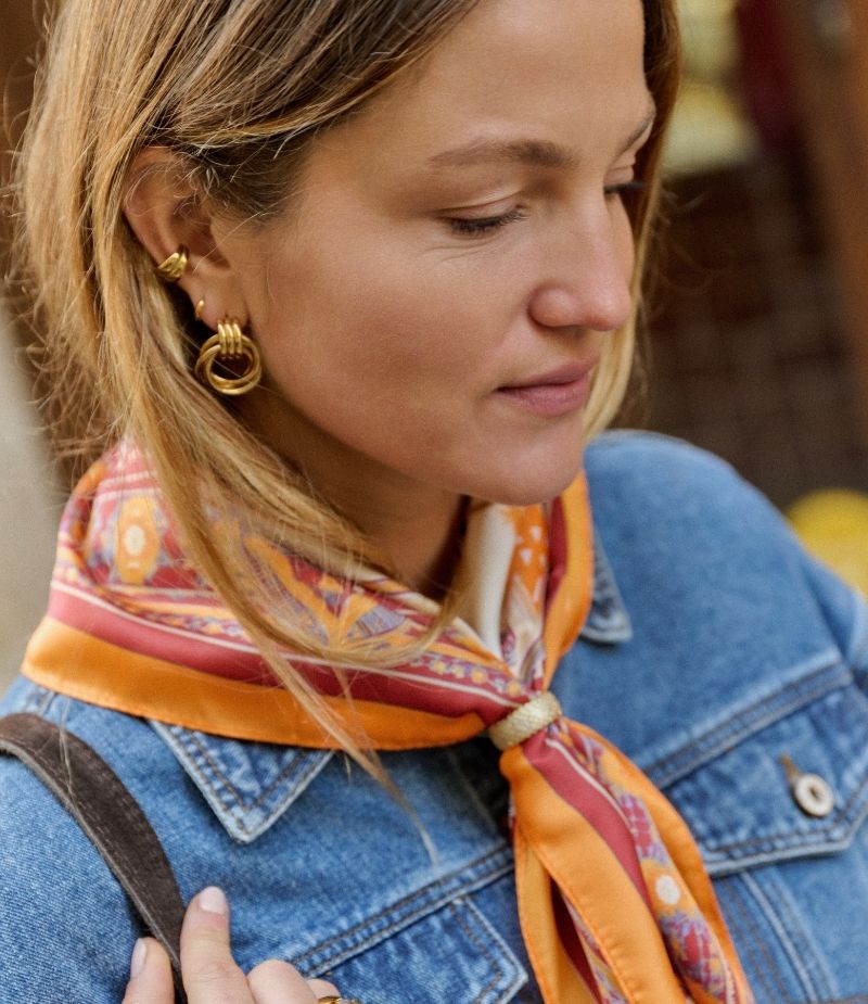 Boucle d'oreille noeud d'amour