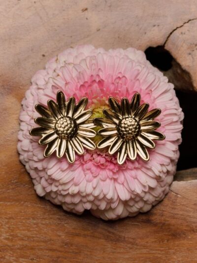 cache bouton fleur​