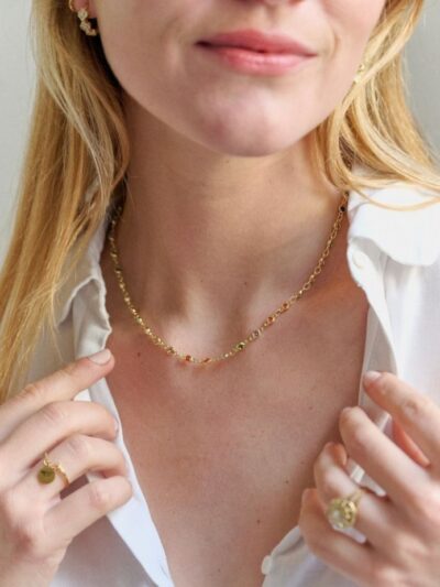 Collier avec des pierres