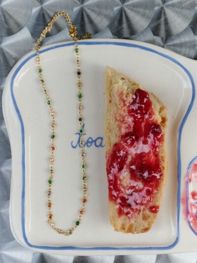 Collier avec des pierres