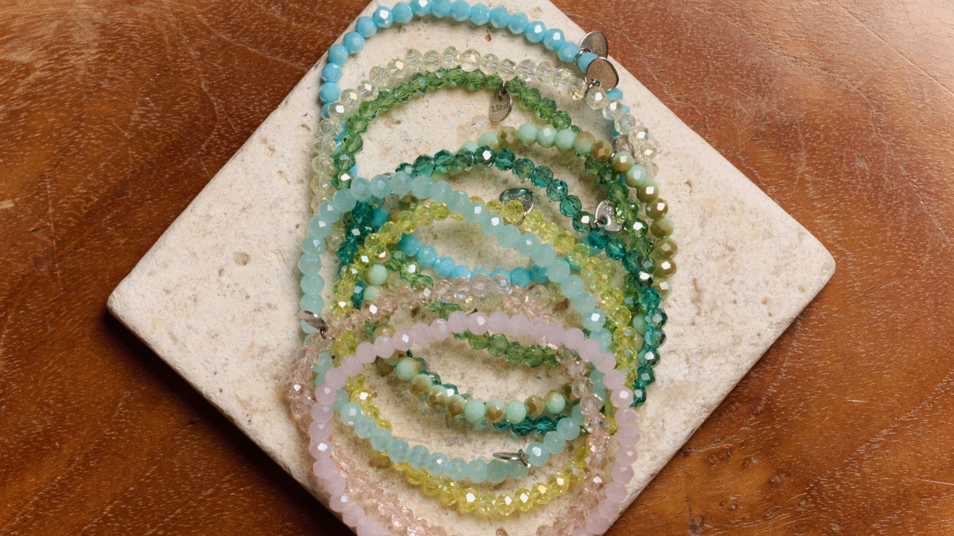 bannière best sellers bijoux cailloux