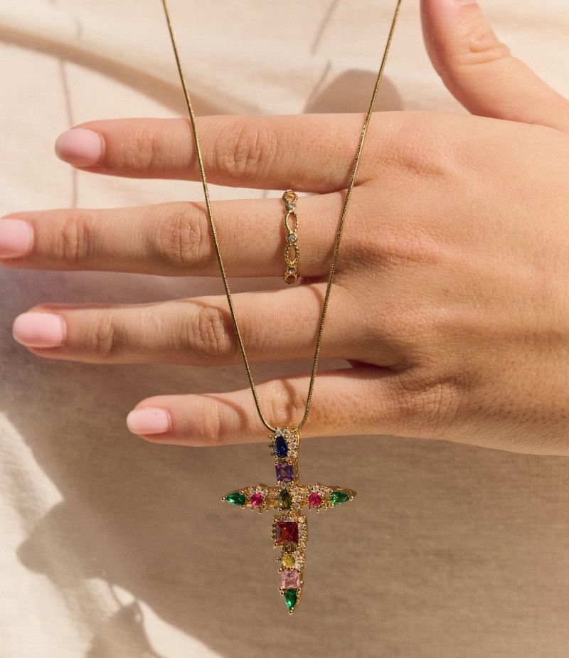 Collier pendentif croix