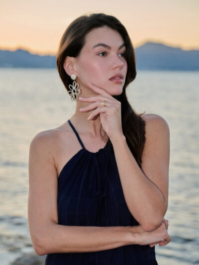 Boucle d'oreille marguerite pendante