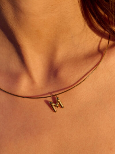 Pendentif en lettre​