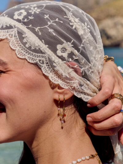 Boucle d'oreille unique
